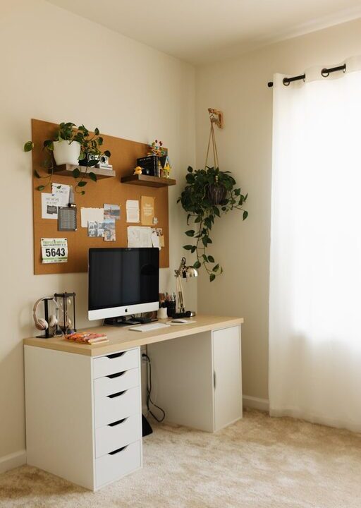 Simple Tips for Creating a Relaxing and Productive Home Office Environment